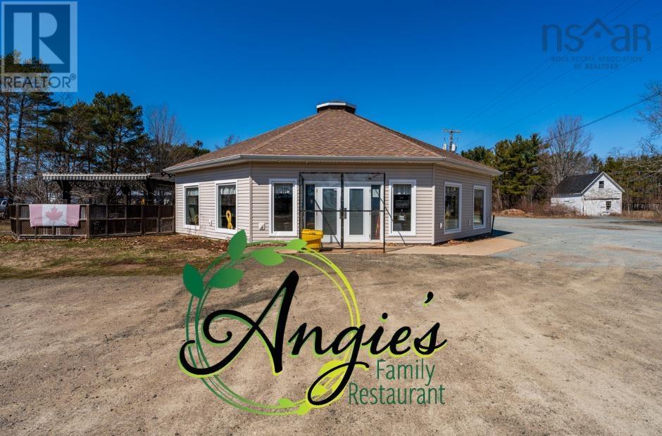 71 Main Street, Middleton, Nova Scotia  B0S 1P0 - Photo 1 - 202606967