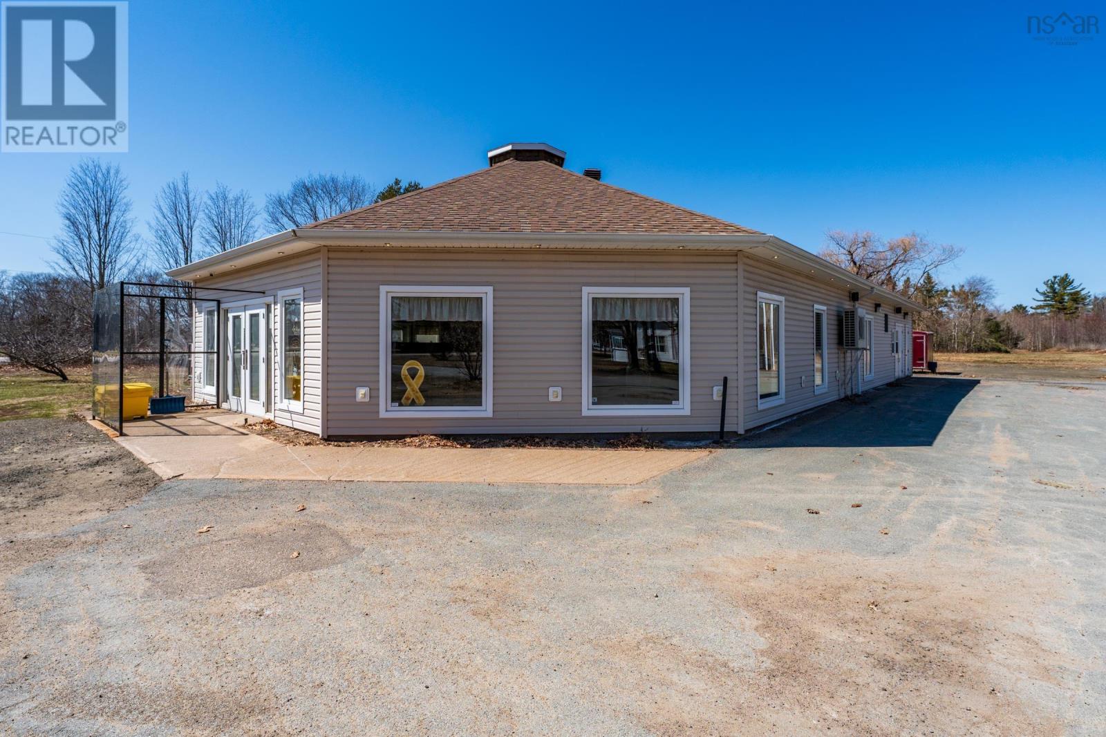 71 Main Street, Middleton, Nova Scotia  B0S 1P0 - Photo 2 - 202606967