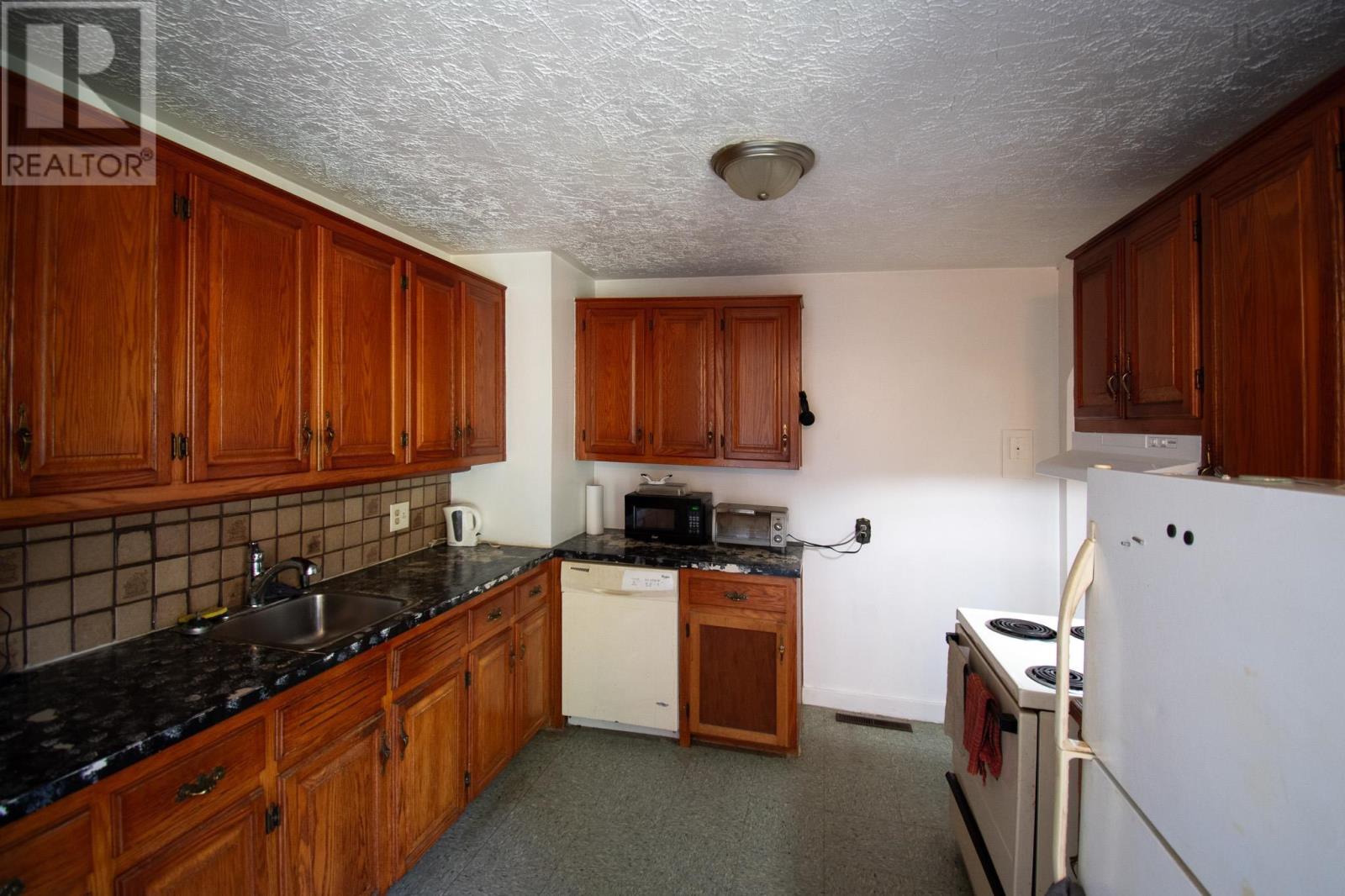 14979 / 14981 Highway 1, Wilmot, Nova Scotia  B0P 1R0 - Photo 15 - 202611434