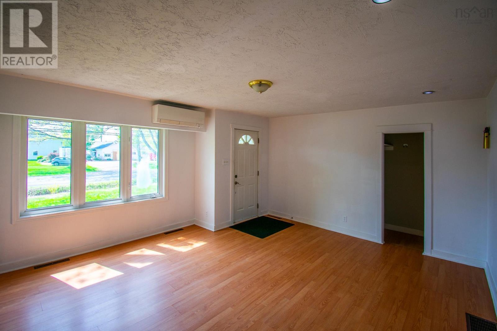 14979 / 14981 Highway 1, Wilmot, Nova Scotia  B0P 1R0 - Photo 18 - 202611434