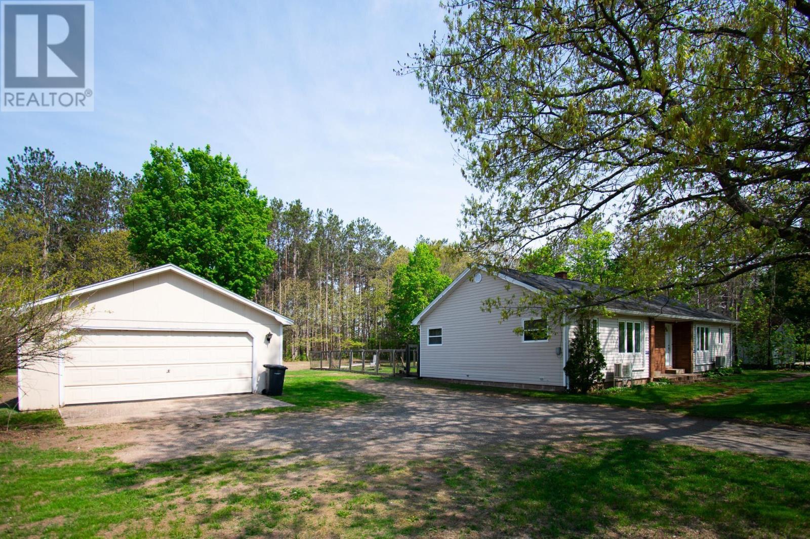 14979 / 14981 Highway 1, Wilmot, Nova Scotia  B0P 1R0 - Photo 2 - 202611434