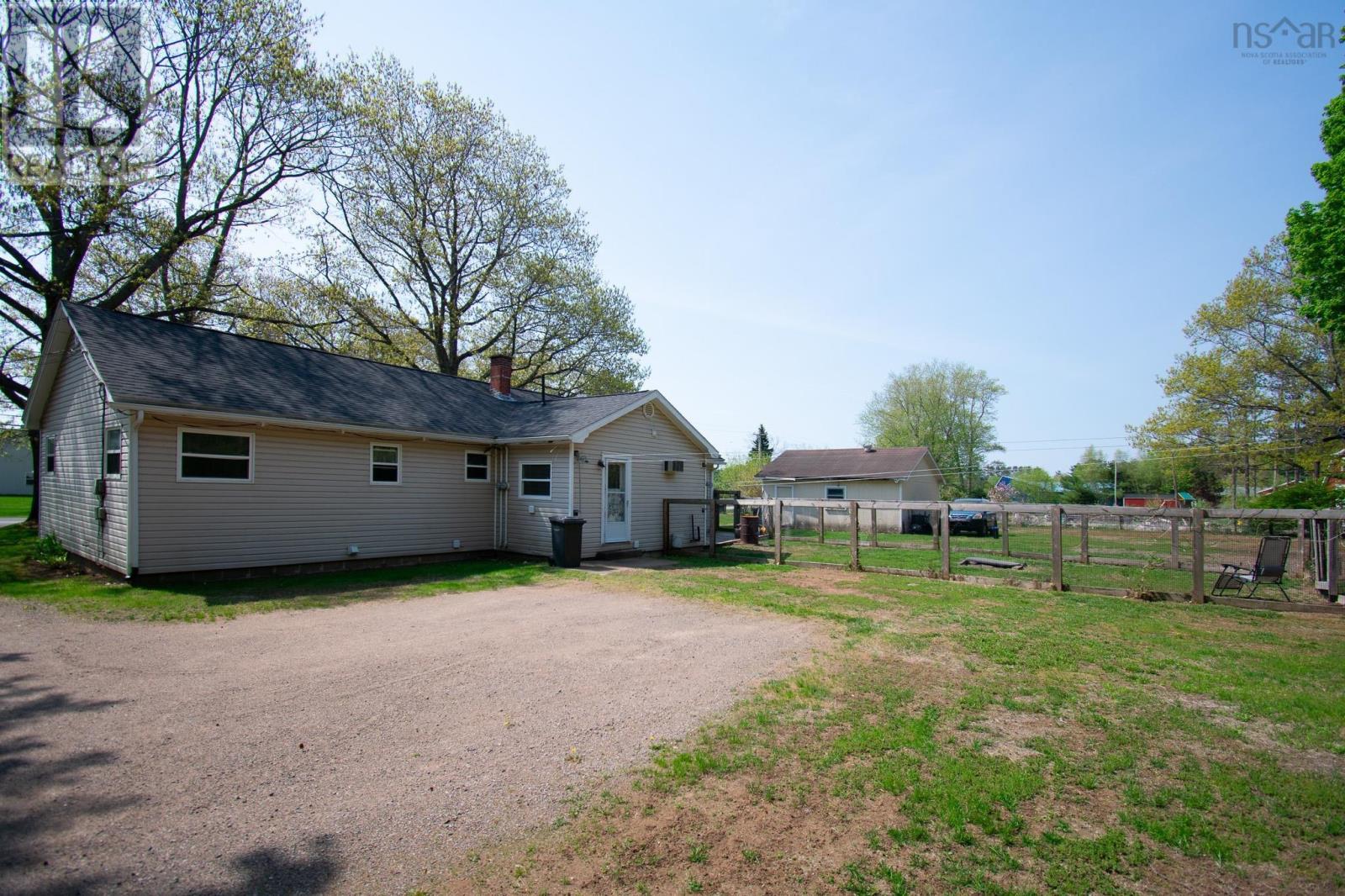 14979 / 14981 Highway 1, Wilmot, Nova Scotia  B0P 1R0 - Photo 6 - 202611434